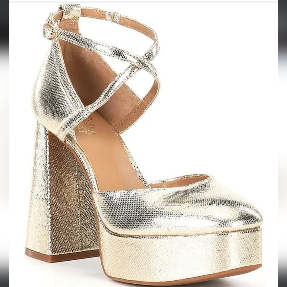 Chelsea & Violet Gold Matte Platform Shoe Disco Bratz Party Event 90s Y2K 8 NWOB